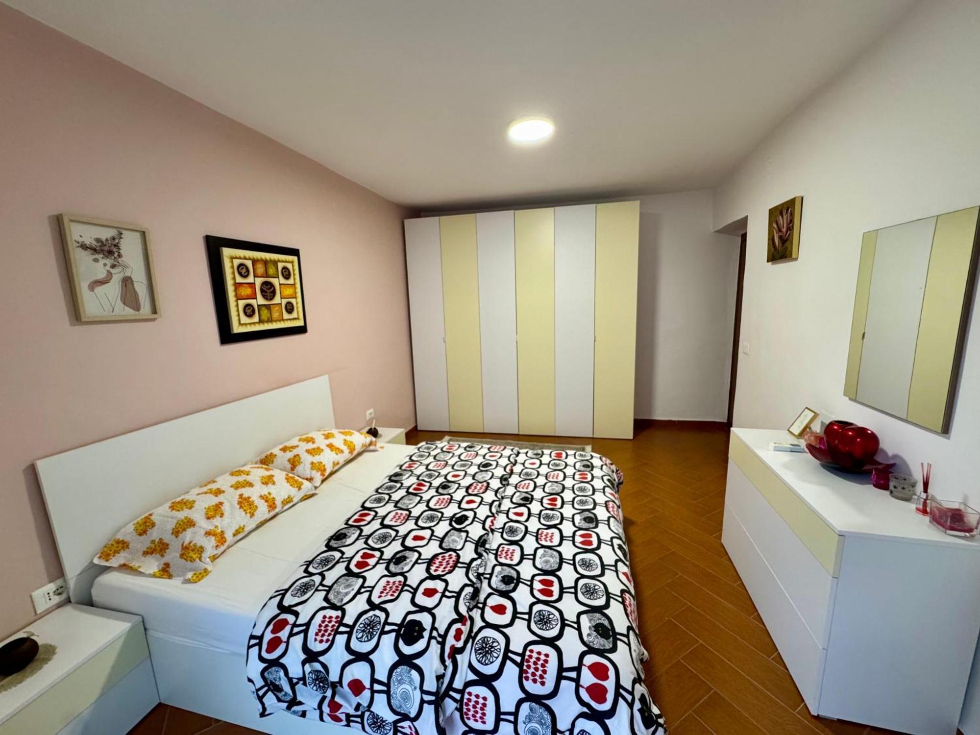 Skerdi'S Apartment - City Center 地拉那 外观 照片