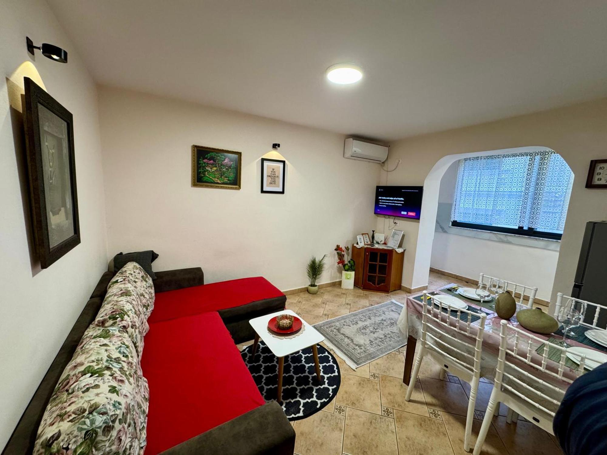 Skerdi'S Apartment - City Center 地拉那 外观 照片